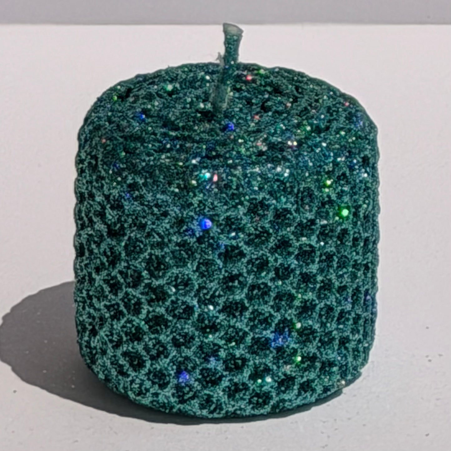 Our seafoam iridescent metallic glitter envelops a soft, oceanic green in a shimmering iridescent metallic finish-infusing your space with a tranquil, sparkling glow like ocean waves.