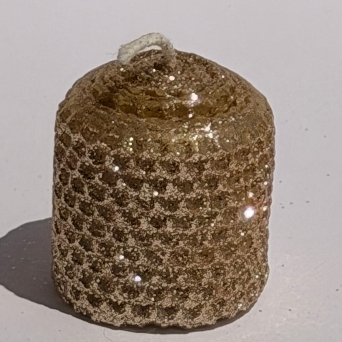 Our gold metallic glitter radiates a luminous, classic gold, fully enveloped in a brilliant metallic sparkle-infusing your space with a timeless, radiant glow that feels both elegant and opulent.