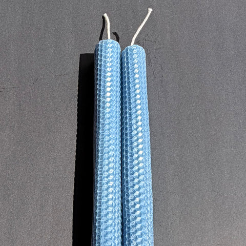 Our denim blue candle offers a deep, classic hue, like well worn denim, bringing a relaxed, effortless sophistication to your space.