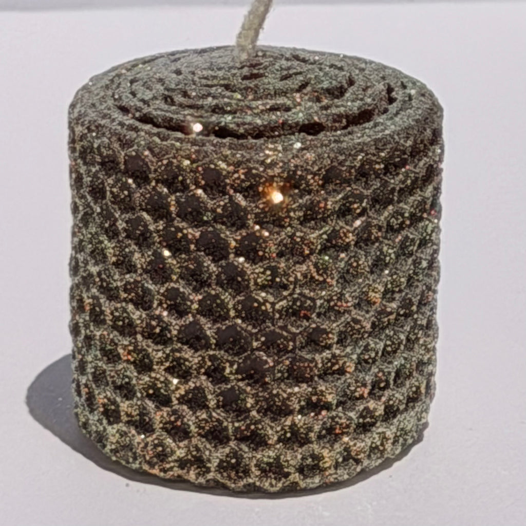 Our coffee classic glitter glows with a rich, warm brown, infused with opalescent glitter and a gold undertone-evoking the comforting richness of fresh brewed coffee, with a sparkly, indulgent charm.