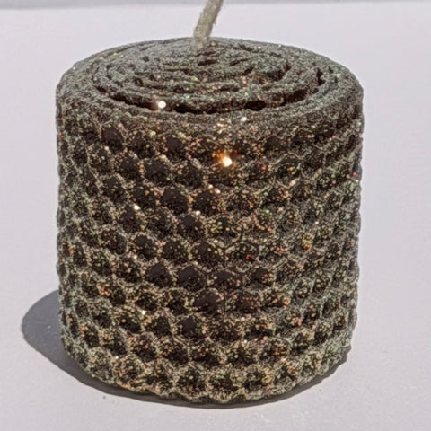 Our coffee classic glitter glows with a rich, warm brown, infused with opalescent glitter and a gold undertone-evoking the comforting richness of fresh brewed coffee, with a sparkly, indulgent charm.