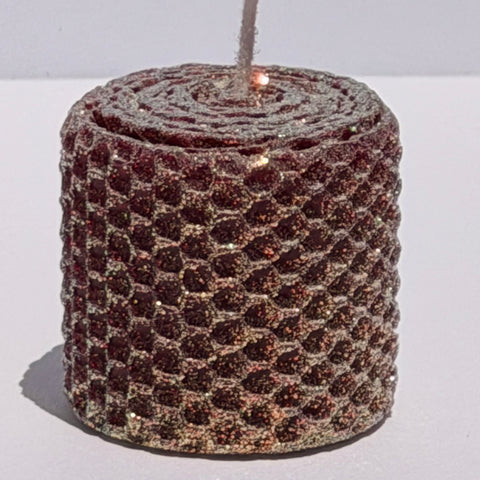 Our wine classic glitter exudes a deep, luxurious burgundy, wrapped in opalescent glitter with a golden undertone-infusing your space with a rich, sophisticated sparkle perfect for intimate evenings.