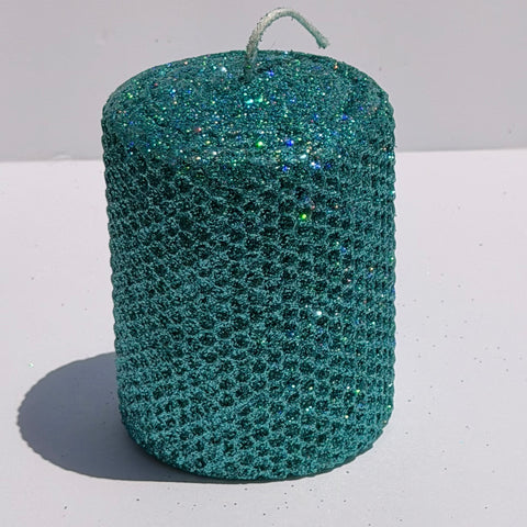 Our seafoam iridescent metallic glitter envelops a soft, oceanic green in a shimmering iridescent metallic finish-infusing your space with a tranquil, sparkling glow like ocean waves.