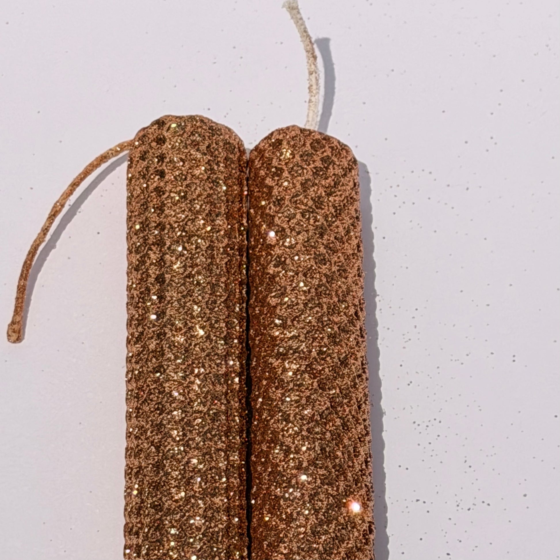 Our copper metallic glitter shimmers with a warm, radiant copper, fully adorned in a heavy metallic sparkle-infusing your space with a glowing, modern elegance that feels both bold and inviting.