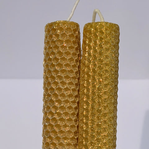 Our golden classic glitter shimmers with a radiant, sun kissed natural gold, wrapped in opalescent glitter and a gold undertone-infusing your space with a rich, luminous elegance that feels pure and radiant.