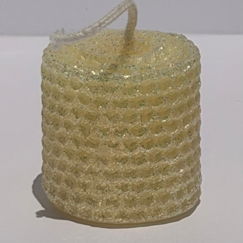 Our butter classic glitter radiates a soft, creamy yellow, wrapped in opalescent glitter with a golden undertone-bringing a warm, delicate glow that feels both classic and comforting
