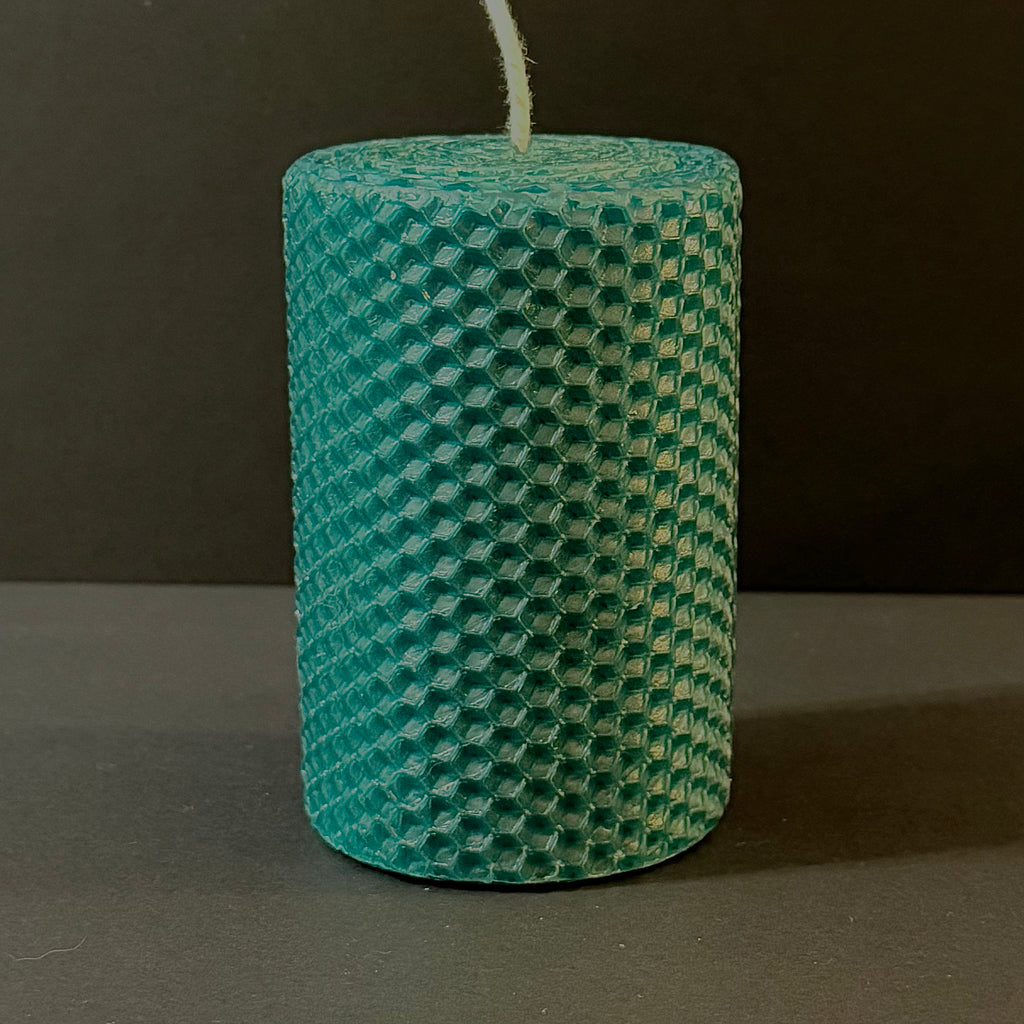 Our forest green exudes a deep, earthy cam, like a walk through an ancient woodland-perfect for grounding and relaxation.