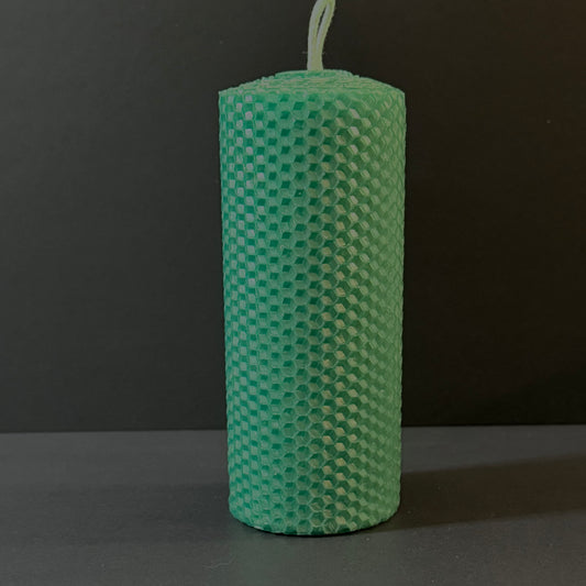 Our emerald natural candle glistens with a rich, jewel-toned medium green, evoking the timeless beauty of precious gemstones-perfect for a luxe, sophisticated ambiance.