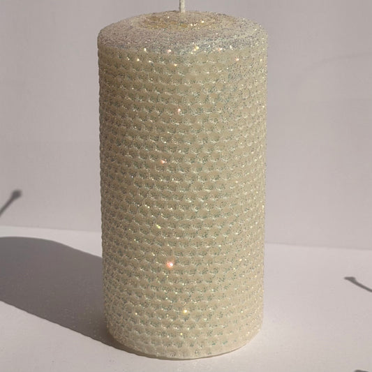 Our ivory classic glitter offers a timeless, pale ivory glow, wrapped in opalescent glitter with a golden undertone-infusing your space with a refined, understated sparkle that is pure elegance.