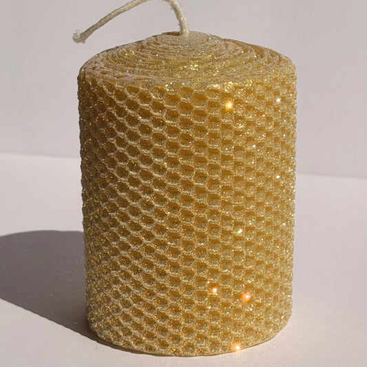 Our golden classic glitter shimmers with a radiant, sun kissed natural gold, wrapped in opalescent glitter and a gold undertone-infusing your space with a rich, luminous elegance that feels pure and radiant.
