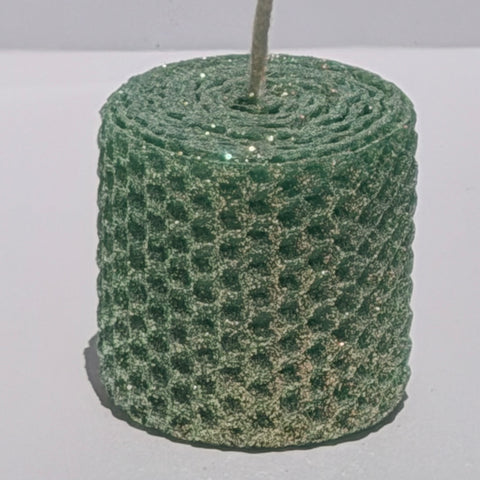 Our emerald classic glitter glows with a rich, jewel-toned green, wrapped in opalescent glitter with a golden undertone-infusing your space with a luxurious, radiant sparkle like a rare gem.