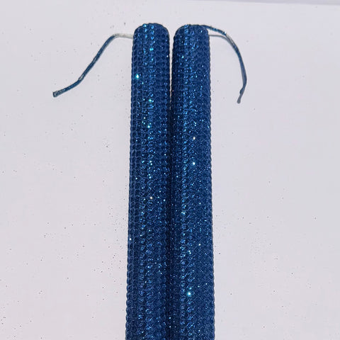 Our ultramarine metallic glitter glows with a deep, vivid blue, fully enrobed in dazzling metallic glitter-bringing a bold, oceanic energy with a brilliant, sparkling depth.