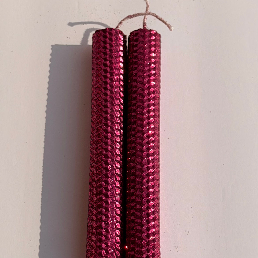 Our plum magenta metallic glitter radiates a bold, luxurious purple-pink, fully enveloped in a gleaming metallic sparkle-infusing your space with a vibrant, dramatic shimmer that feels both rich and utterly captivating.